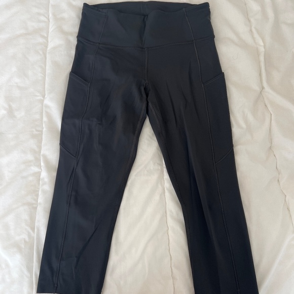 Lululemon capri pants - Picture 1 of 6